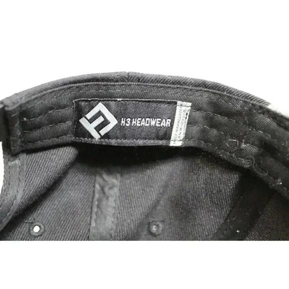 Polaroid Camera Men's Officially Licensed Embroidered Flat Bill Snapback Hat Cap - Picture 2 of 5